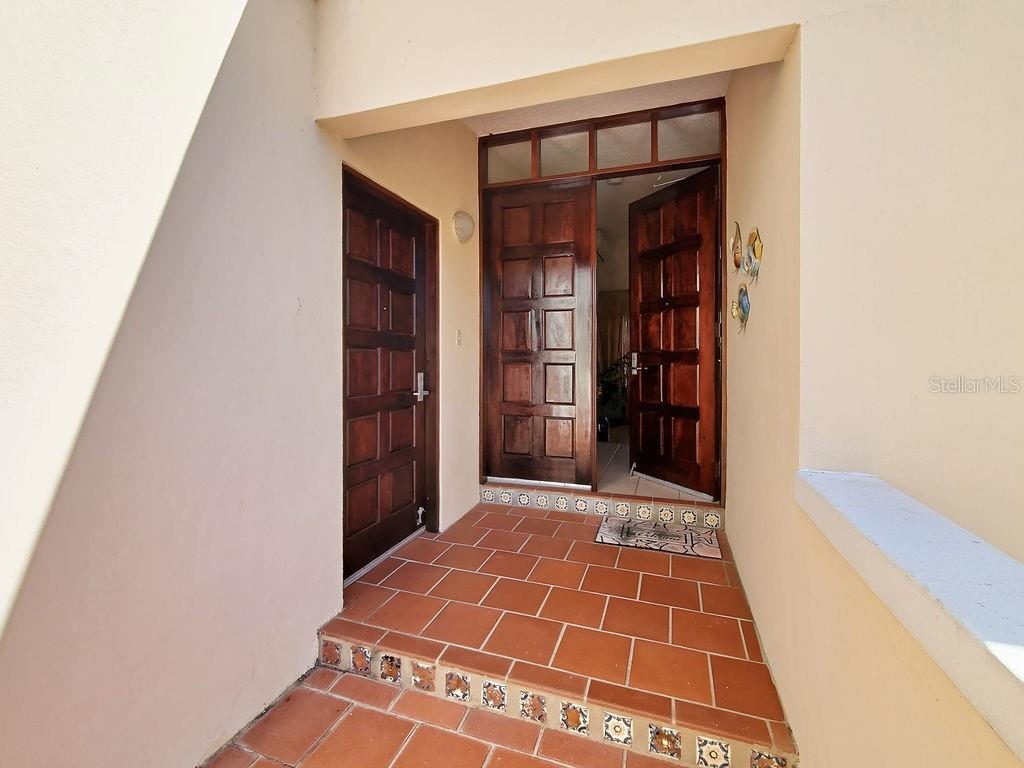 150 CANDELERO DRIVE 798