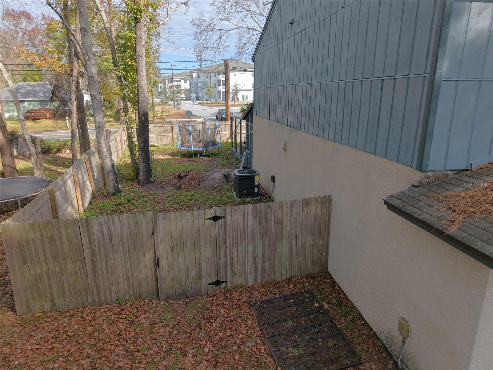 04230 KENSINGTON PARK UNIT 01 - Residential