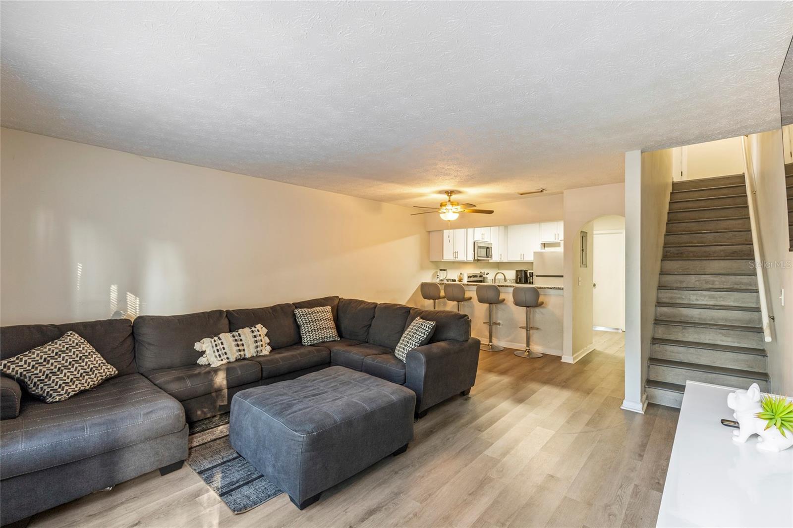 04230 KENSINGTON PARK UNIT 01 - Residential