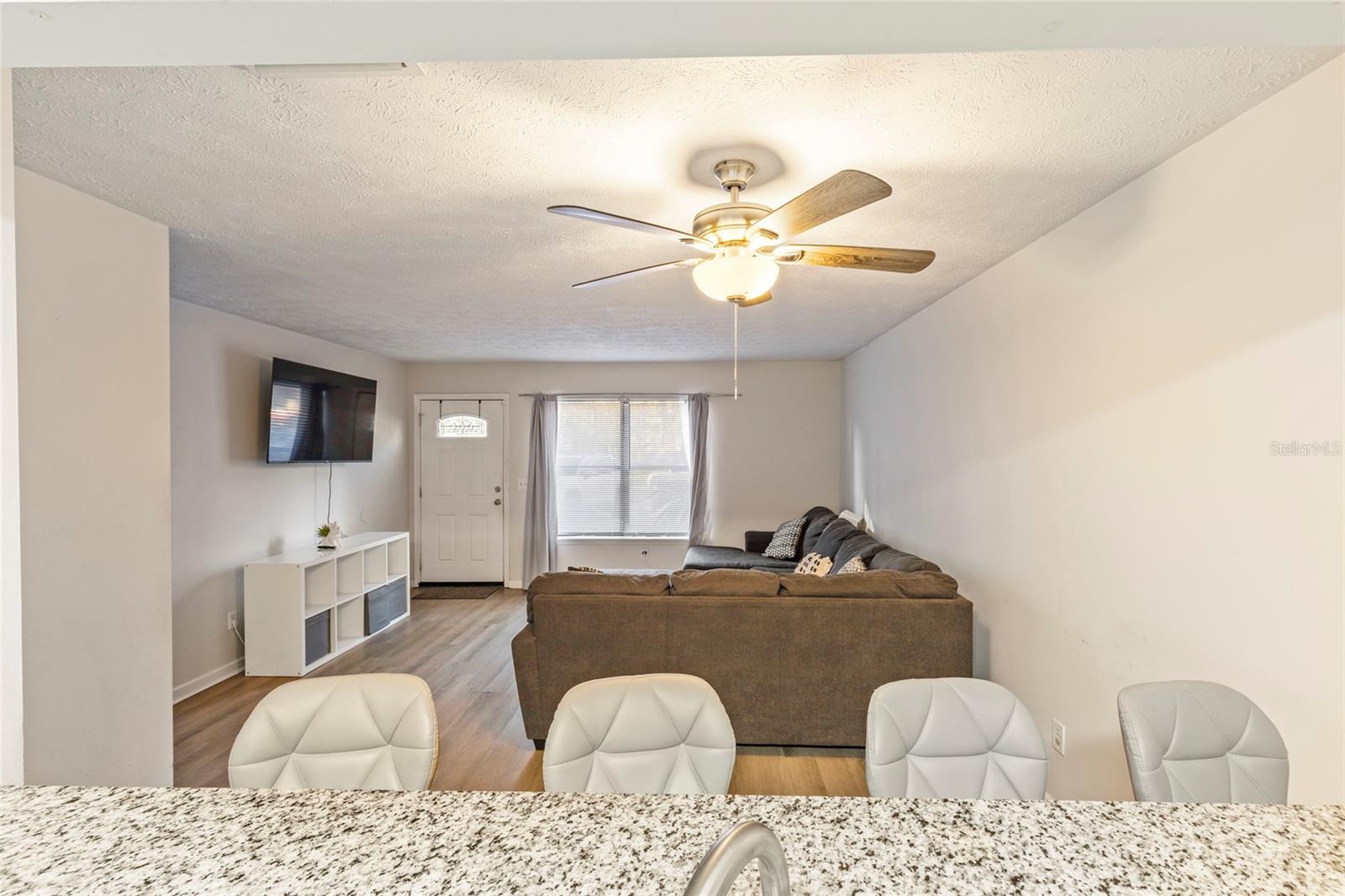 04230 KENSINGTON PARK UNIT 01 - Residential