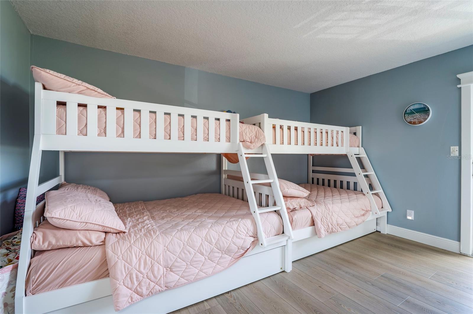 CLEARWATER POINT 7 TENNIS - Residential