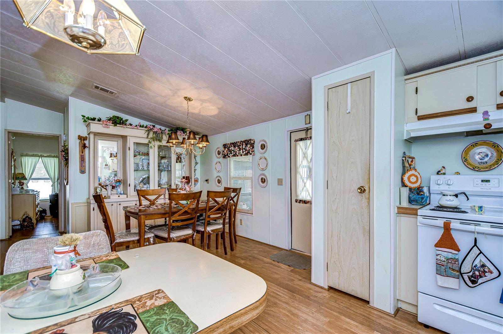 COLONY HILLS COMMUNITY - Residential