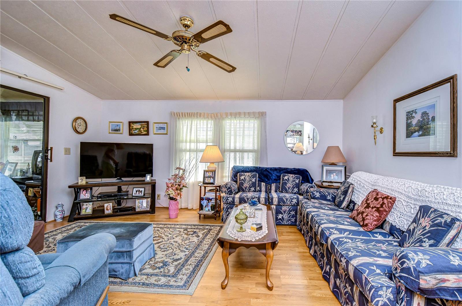 COLONY HILLS COMMUNITY - Residential