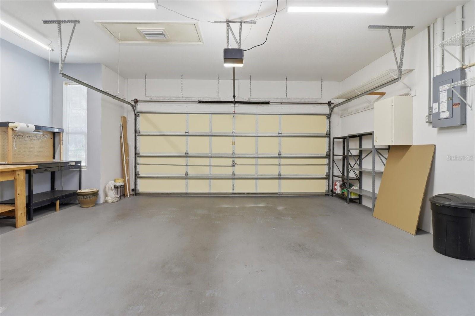 ROYAL OAKS - Residential