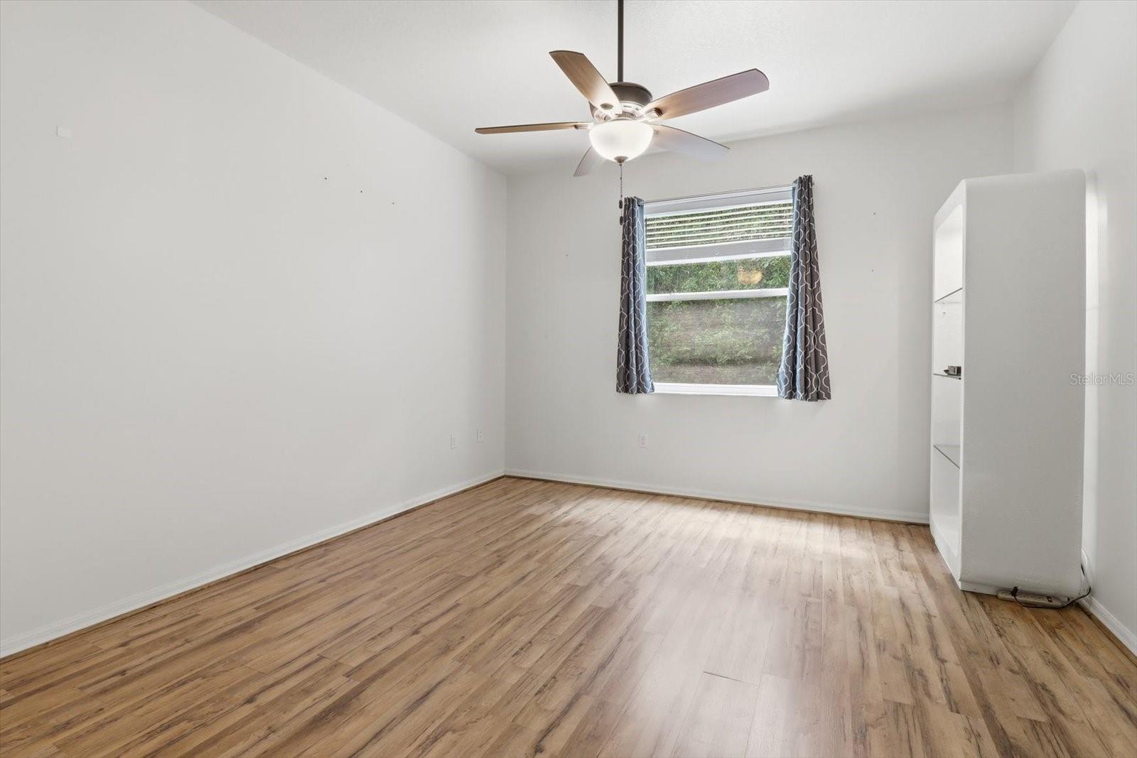 ROYAL OAKS - Residential