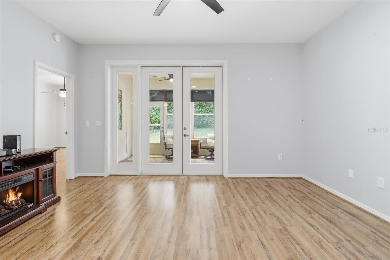 ROYAL OAKS - Residential