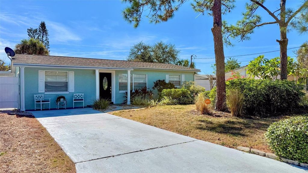 Photo of 3306 W Wallace Avenue, Tampa, FL 33611 (MLS # TB8461847)