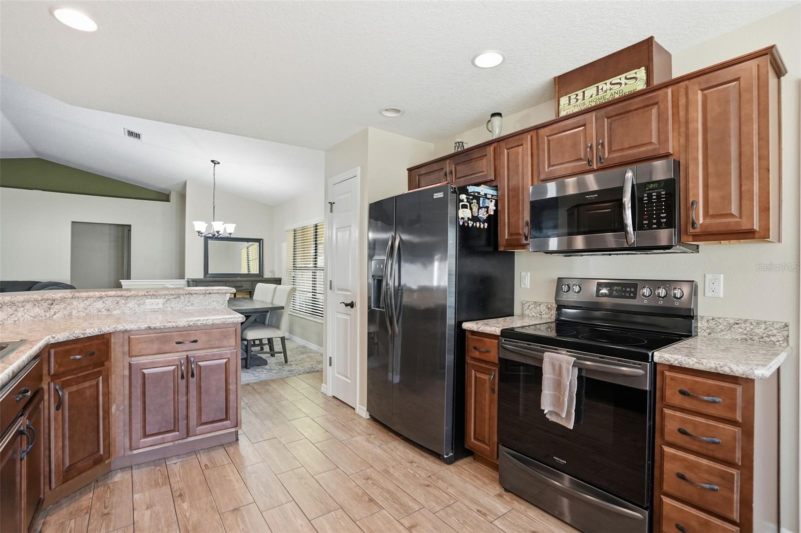 LAUREL OAKS SUB - Residential