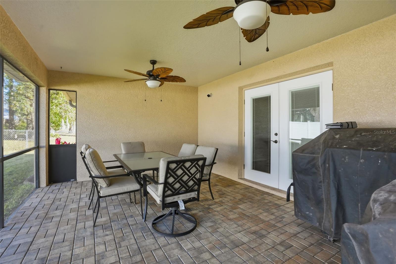 LAUREL OAKS SUB - Residential