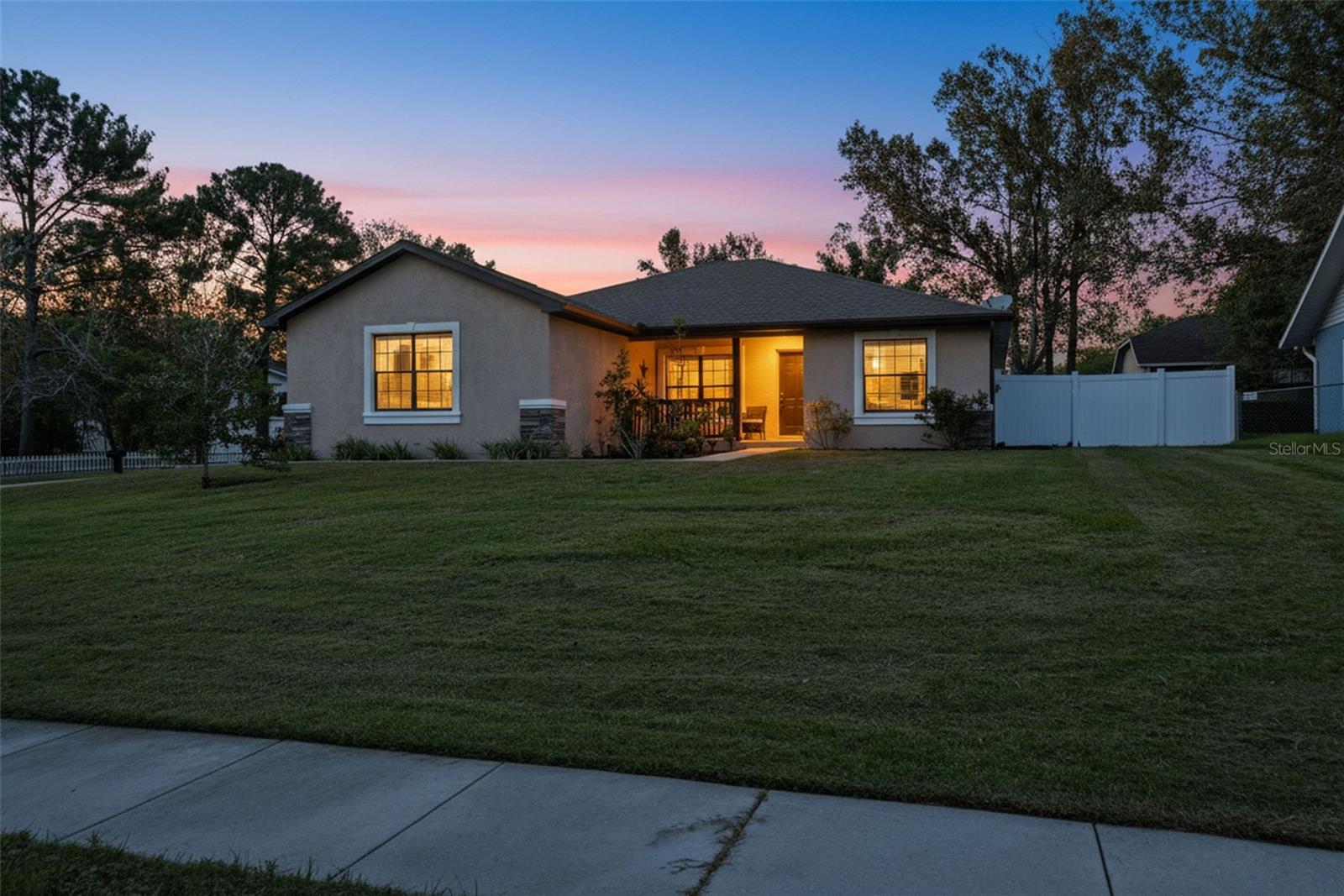 LAUREL OAKS SUB - Residential