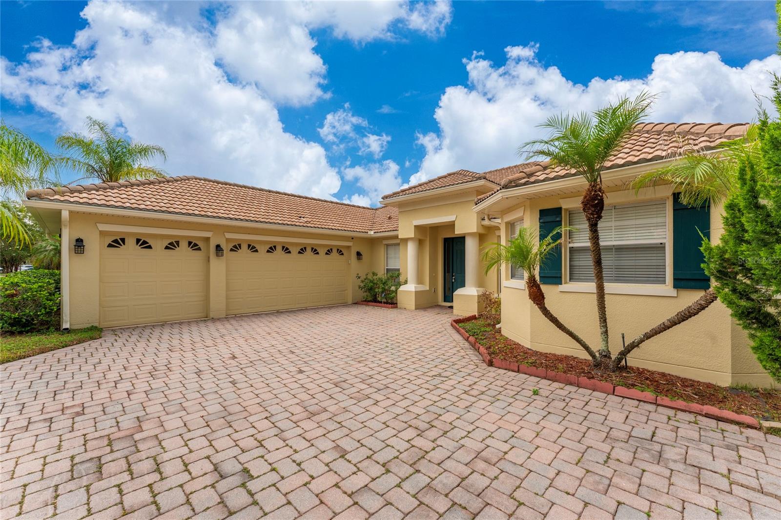 3817 GOLDEN FEATHER WAY