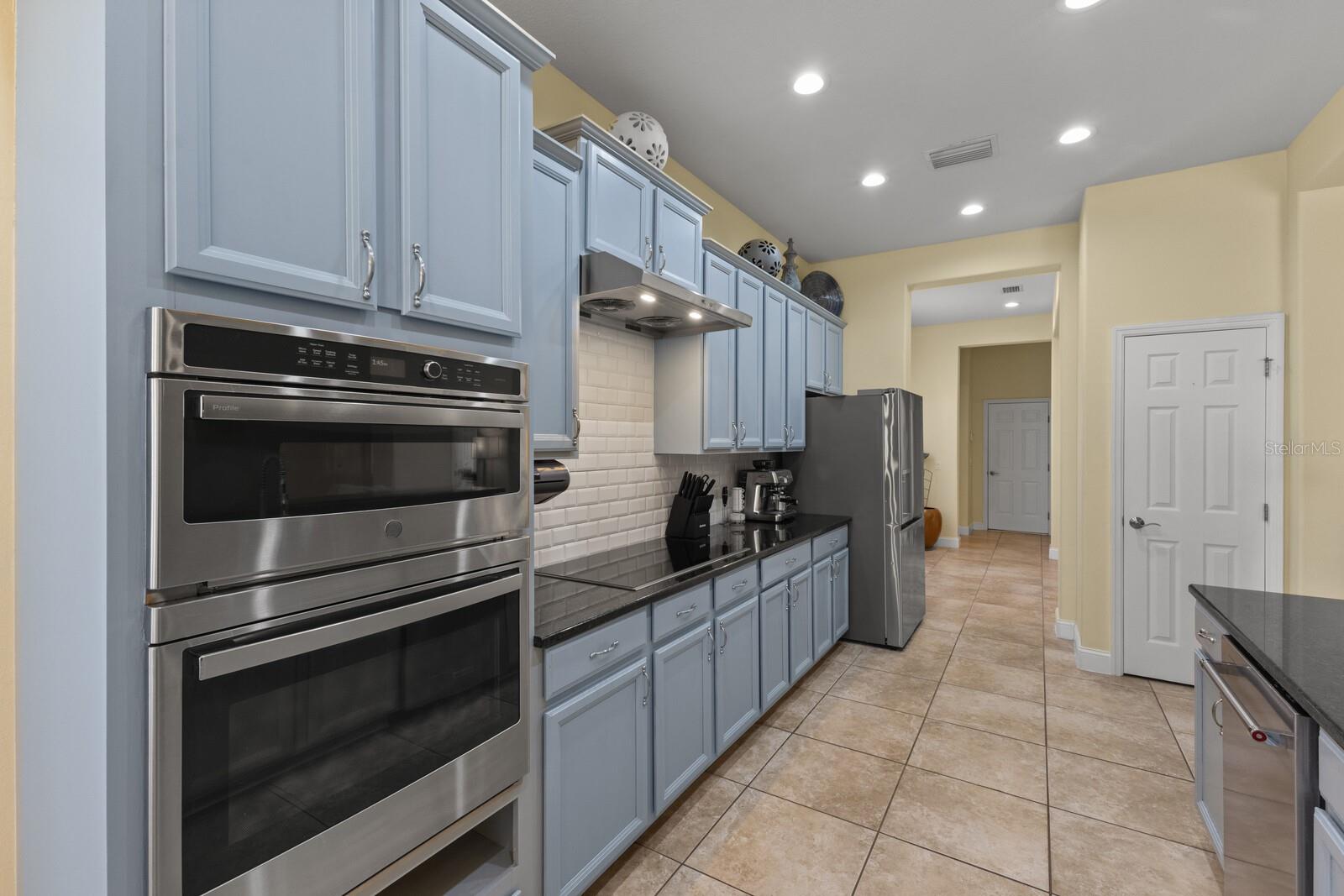 PALMA SOLA TRACE - Residential