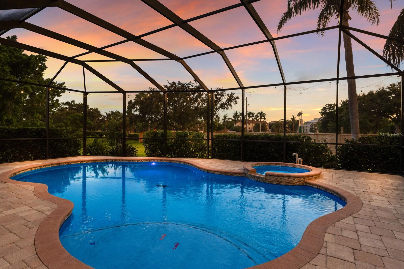 PALMA SOLA TRACE - Residential