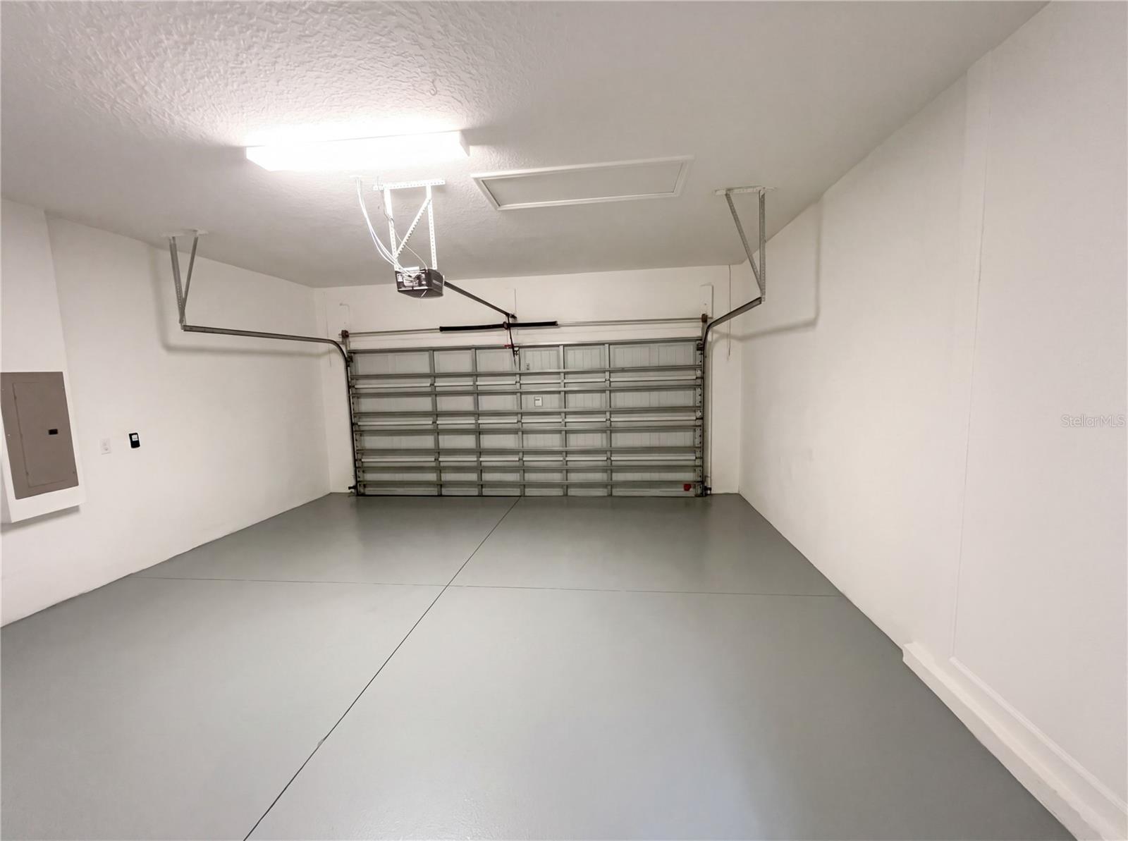 ALEXANDER RDG - Residential