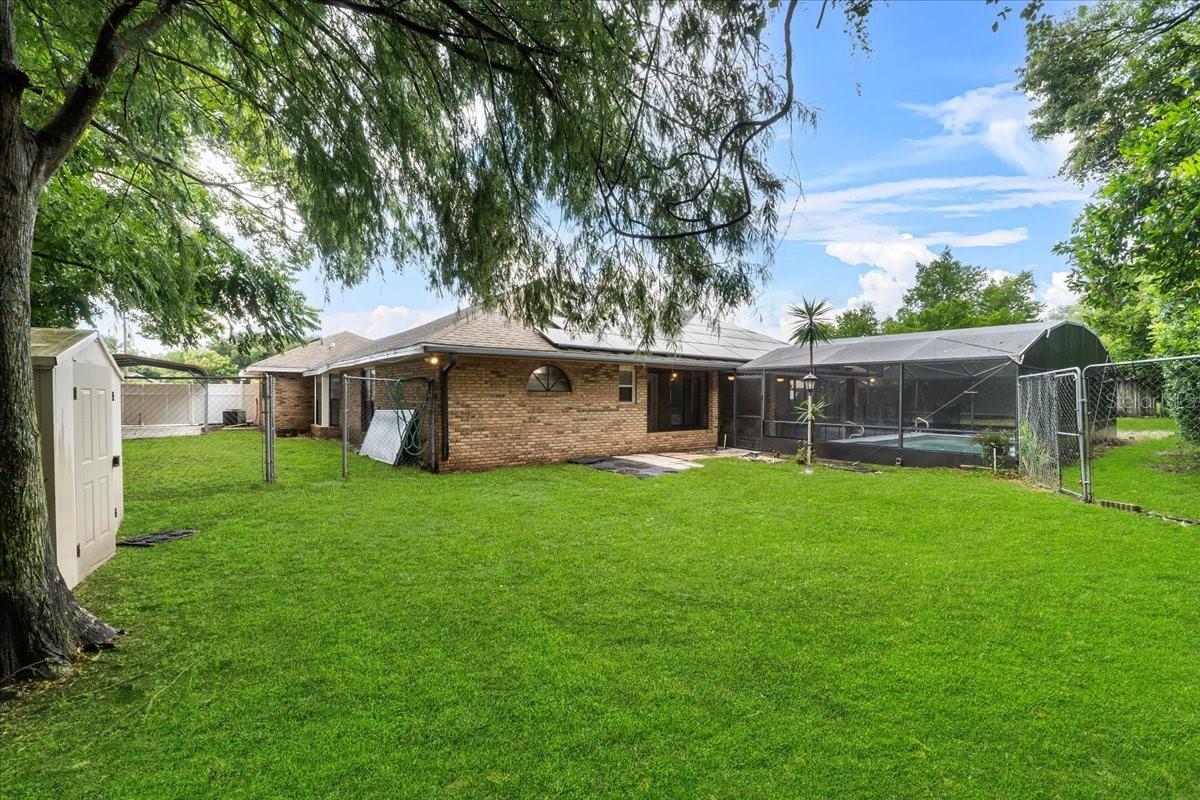 157 AMBERGATE COURT