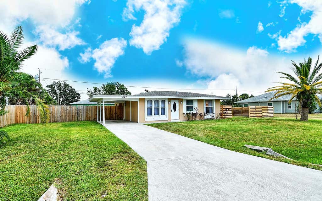 Photo of 307 Southland Road, Venice, FL 34293 (MLS # A4697055)