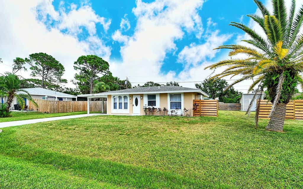 Photo of 307 Southland Road, Venice, FL 34293 (MLS # A4697055)