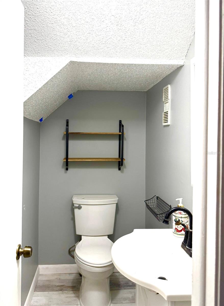 BAVARIAN VILLAGE PH I CONDO - Residential Lease