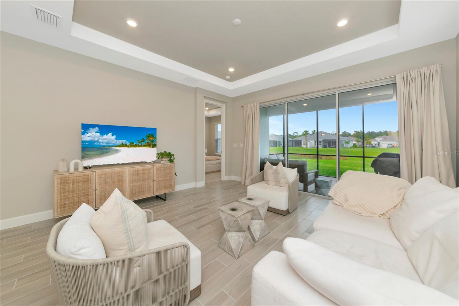 8097 MOONBEAM AVENUE