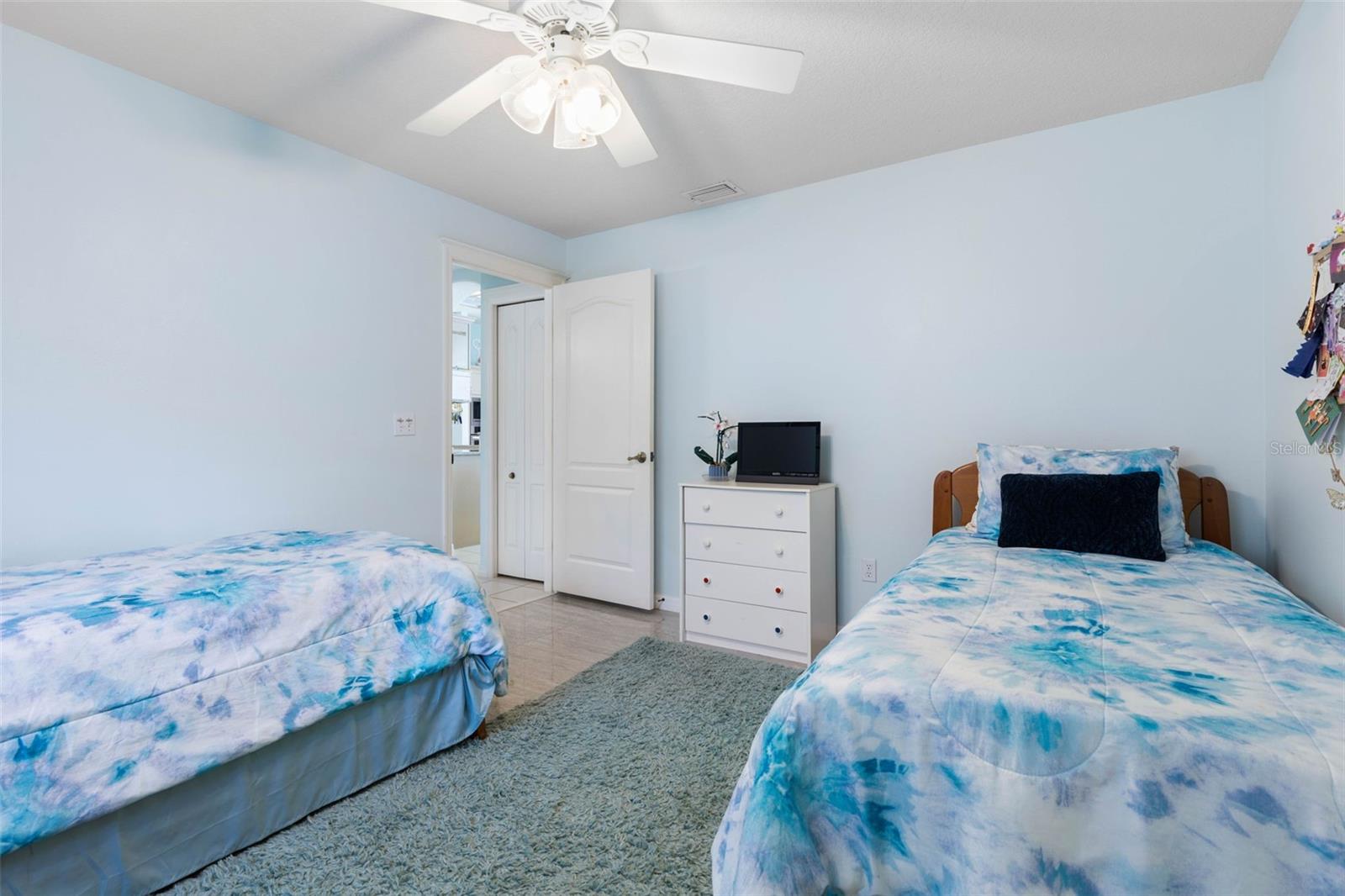 COUNTRY CLUB COVE - Residential