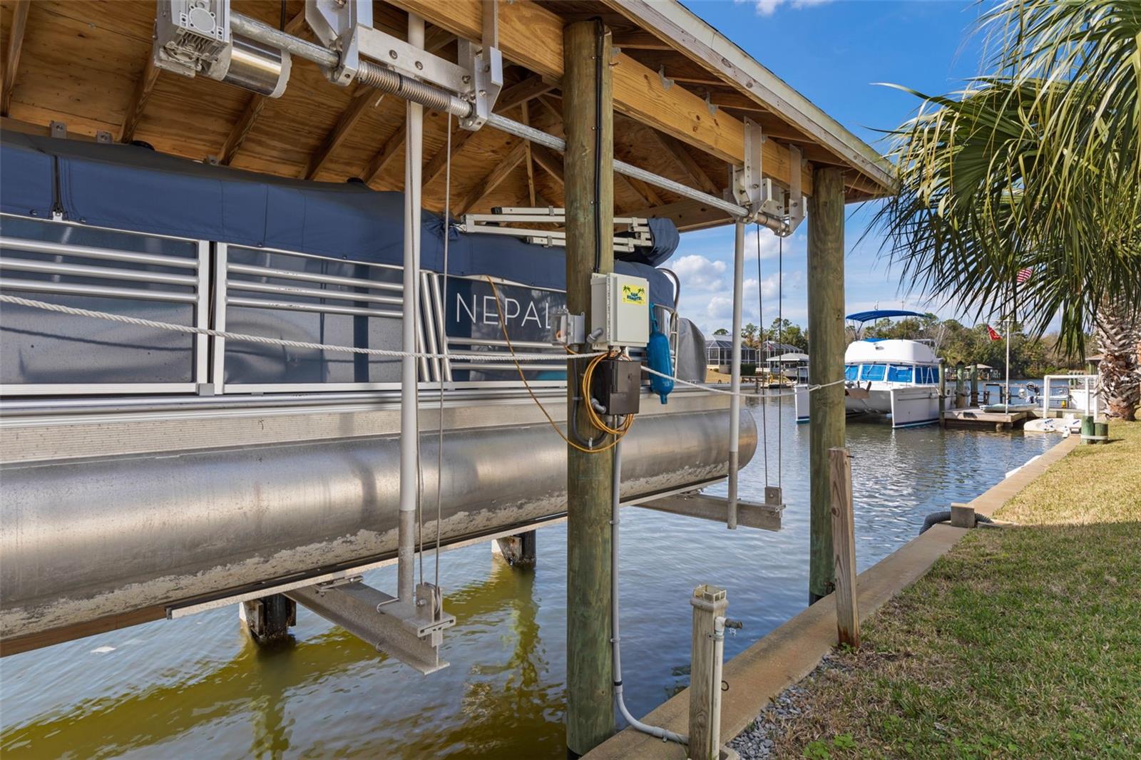 COUNTRY CLUB COVE - Residential