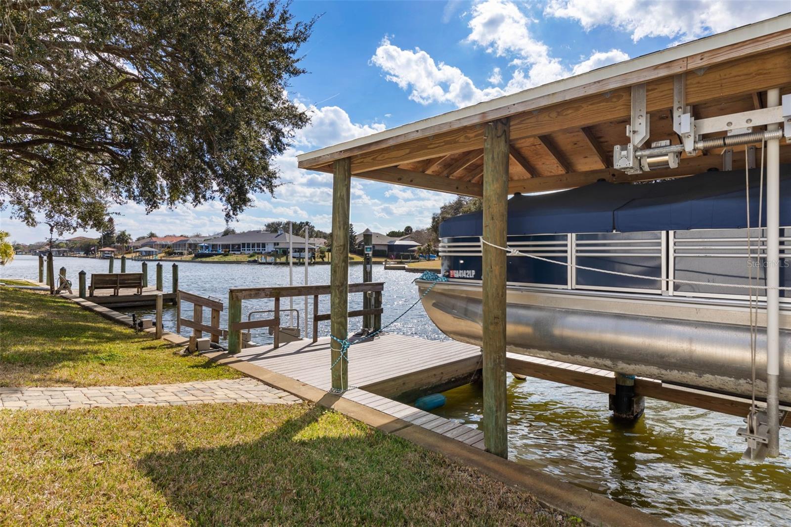 COUNTRY CLUB COVE - Residential