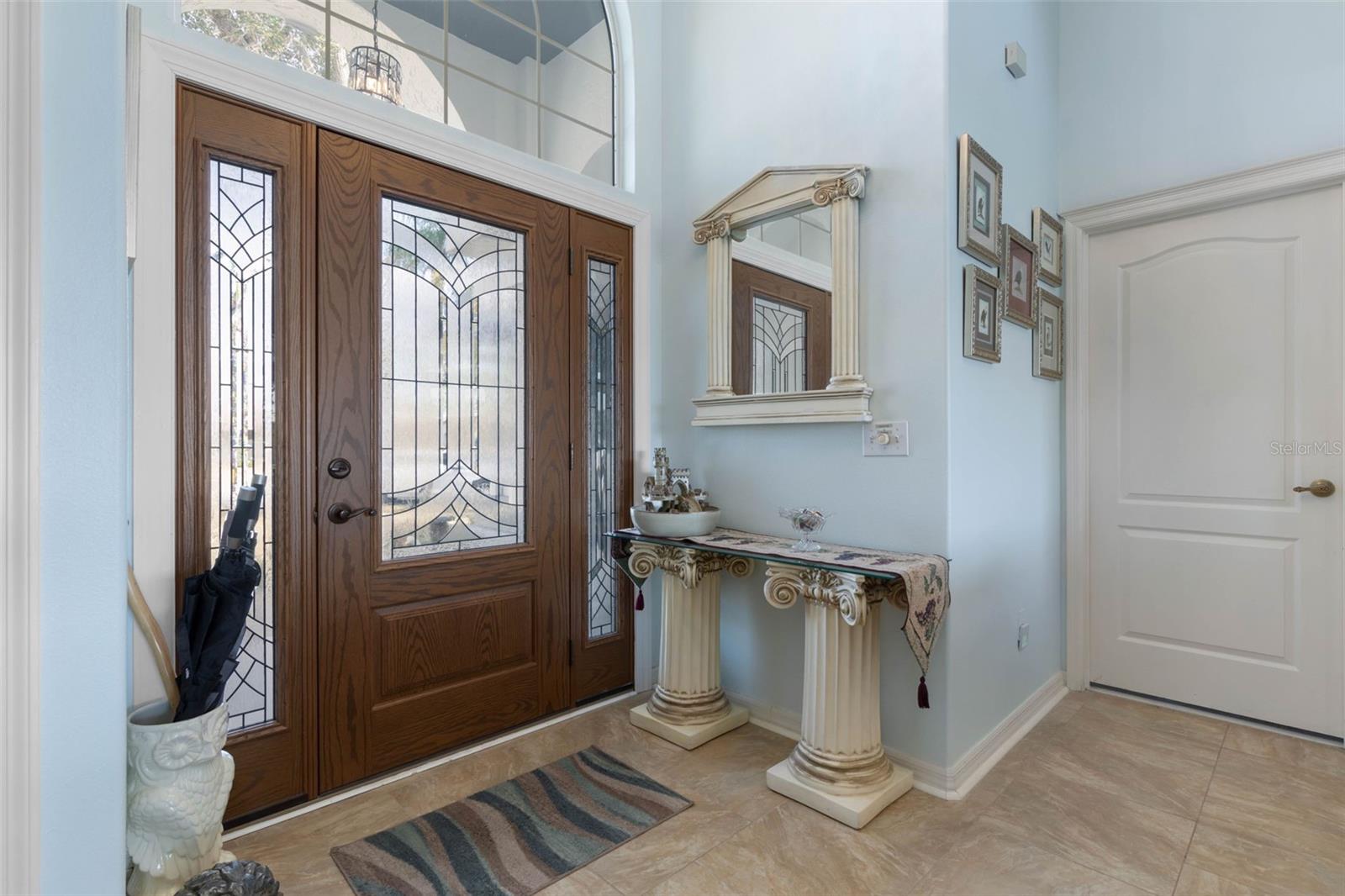 COUNTRY CLUB COVE - Residential