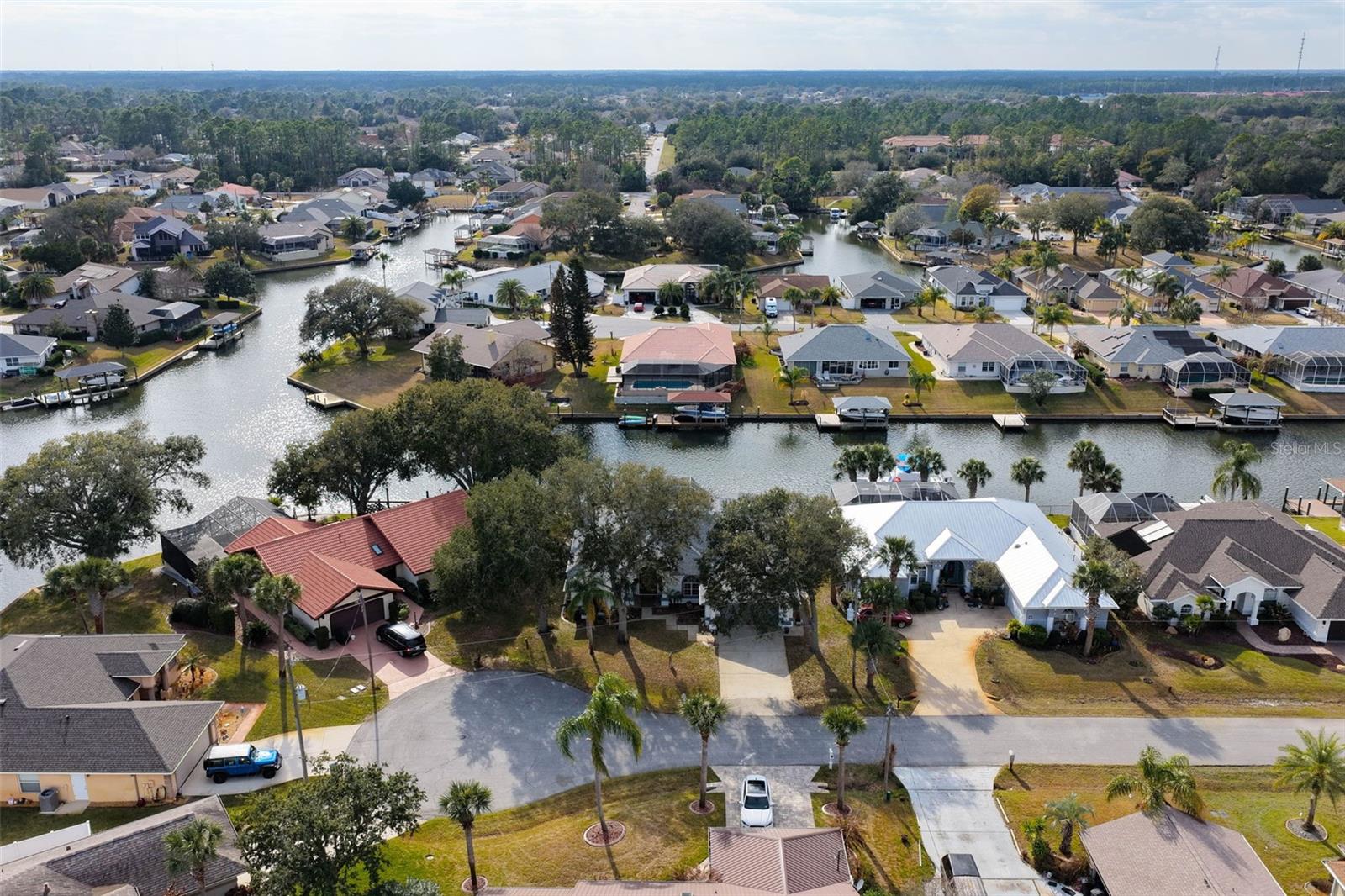 COUNTRY CLUB COVE - Residential