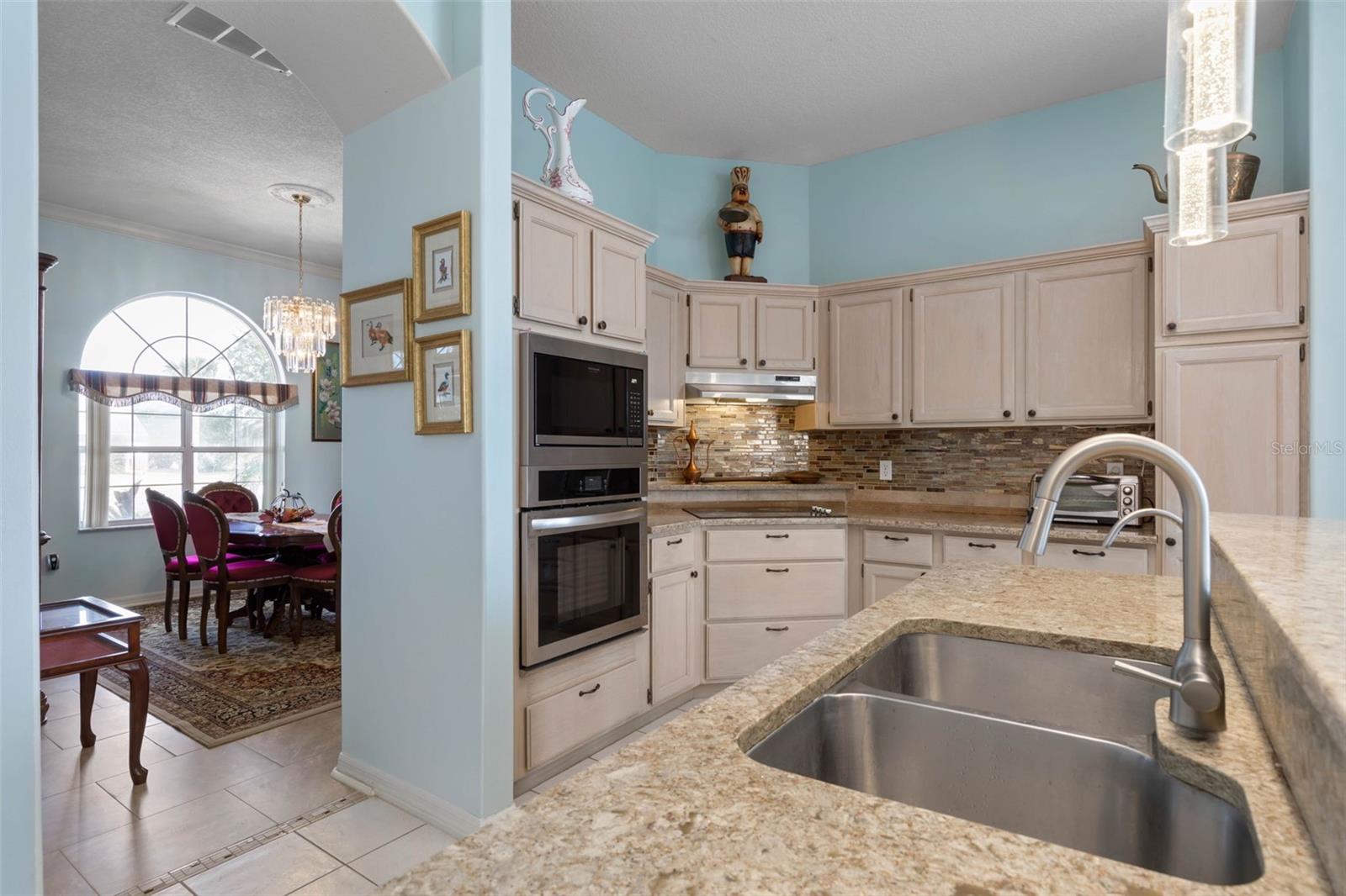 COUNTRY CLUB COVE - Residential