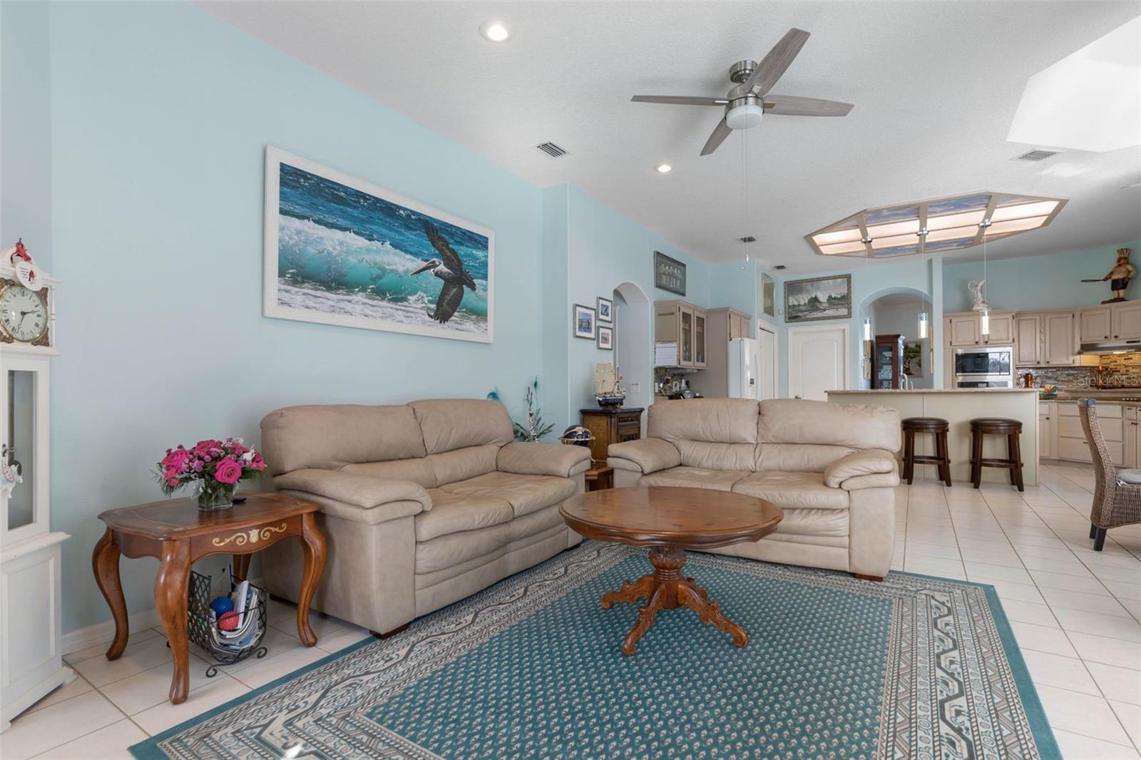 COUNTRY CLUB COVE - Residential