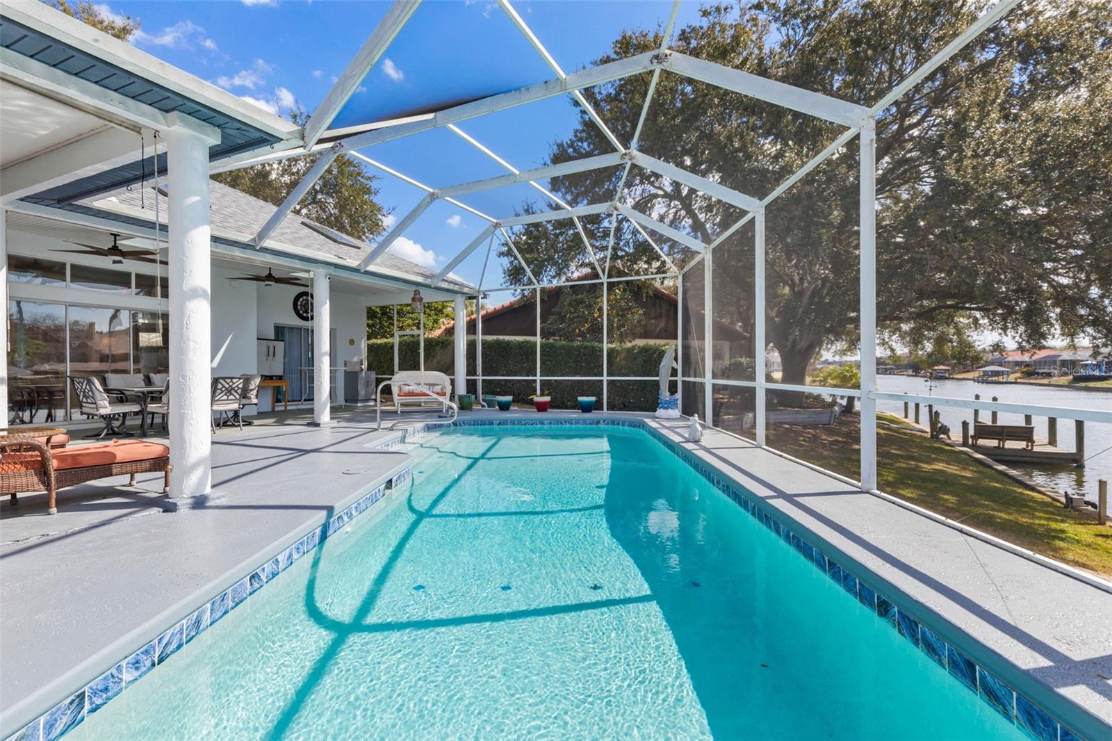 COUNTRY CLUB COVE - Residential