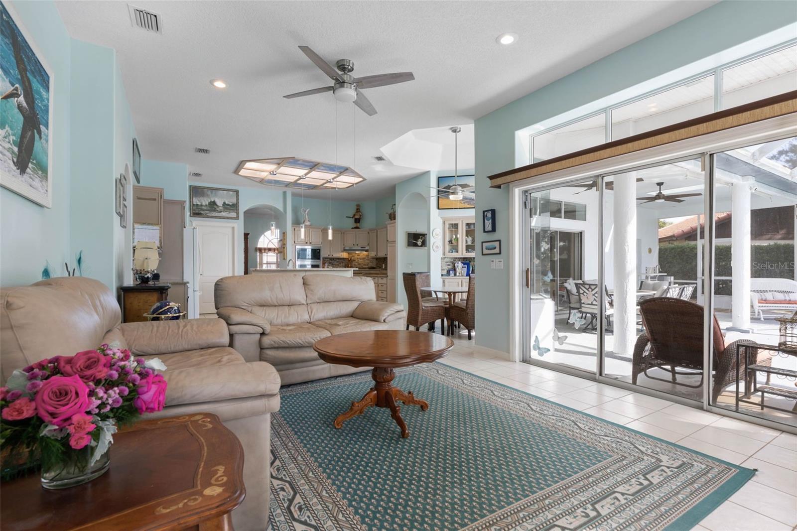 COUNTRY CLUB COVE - Residential