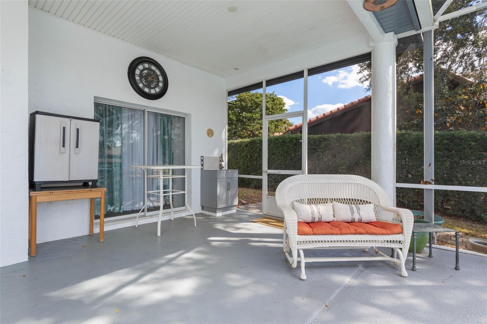 COUNTRY CLUB COVE - Residential