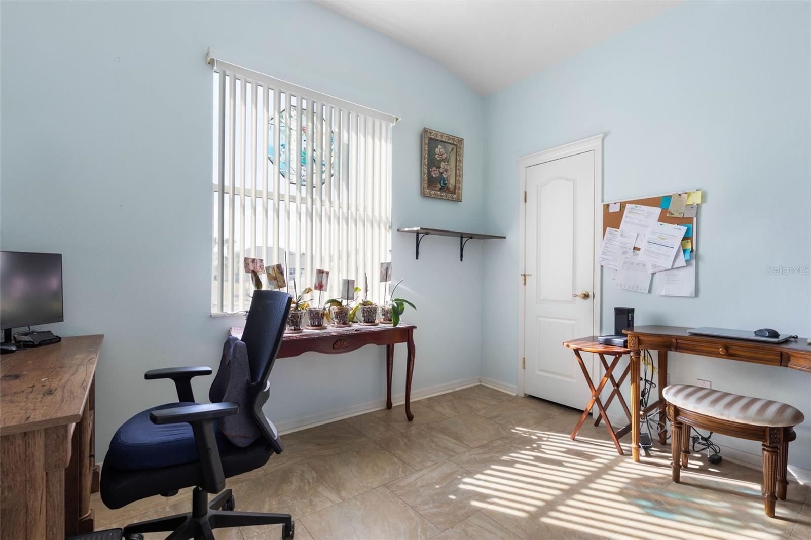 COUNTRY CLUB COVE - Residential