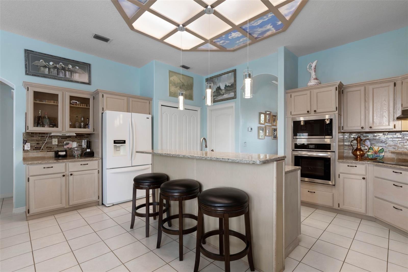 COUNTRY CLUB COVE - Residential