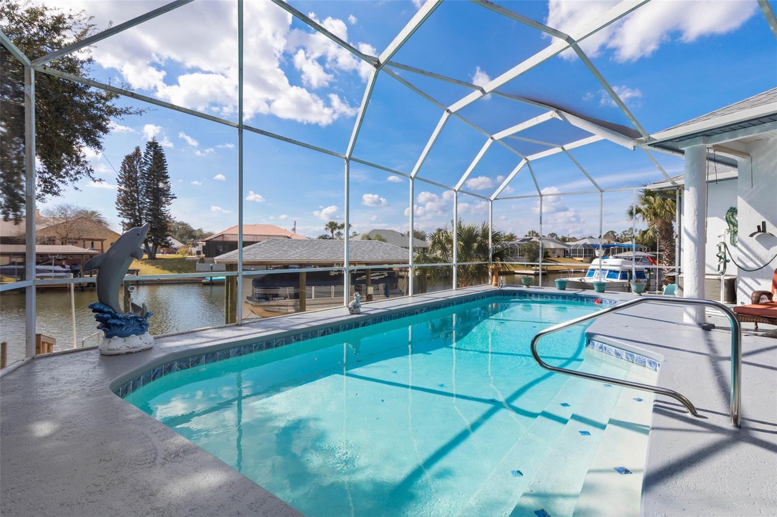 COUNTRY CLUB COVE - Residential