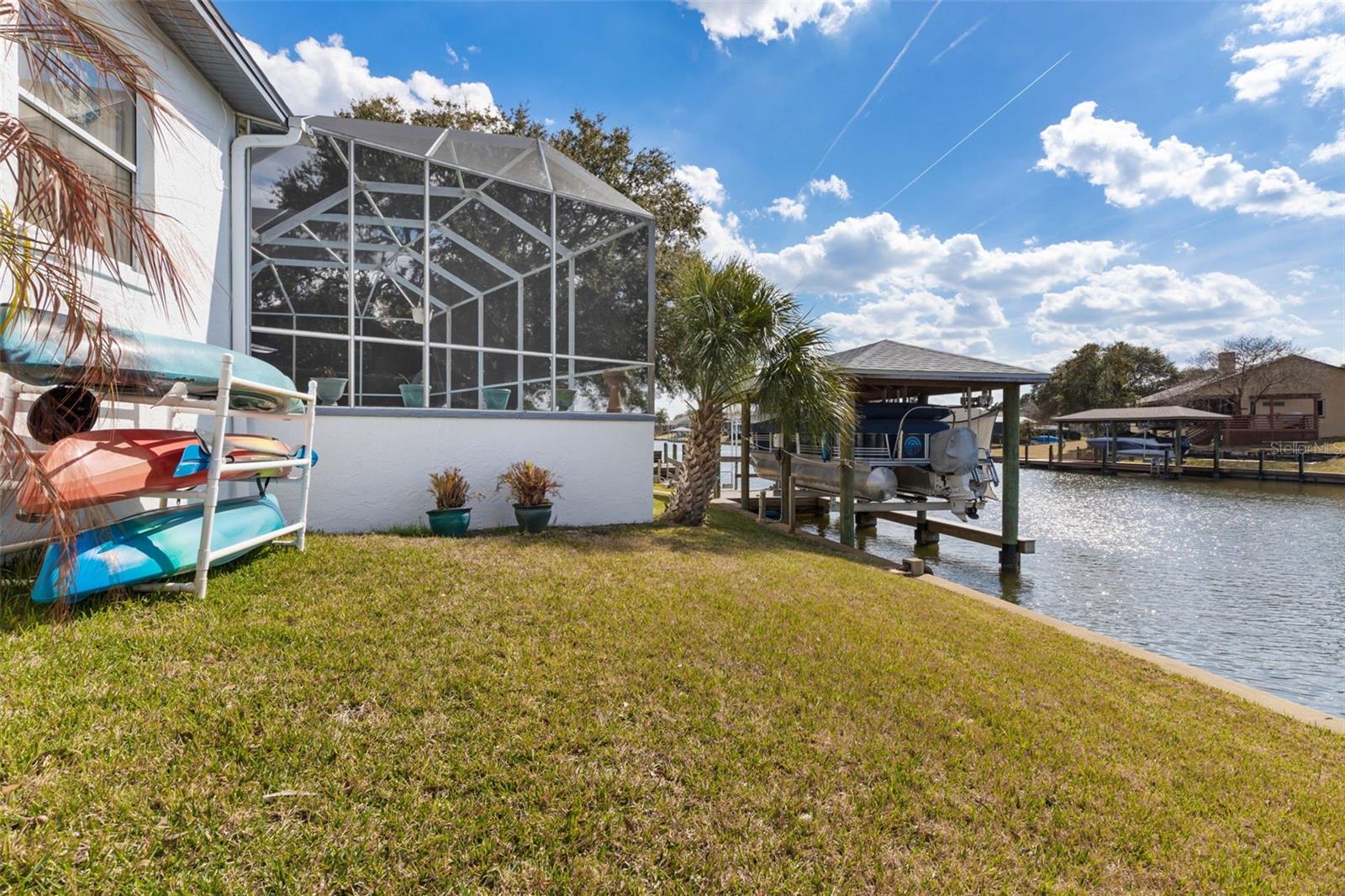 COUNTRY CLUB COVE - Residential