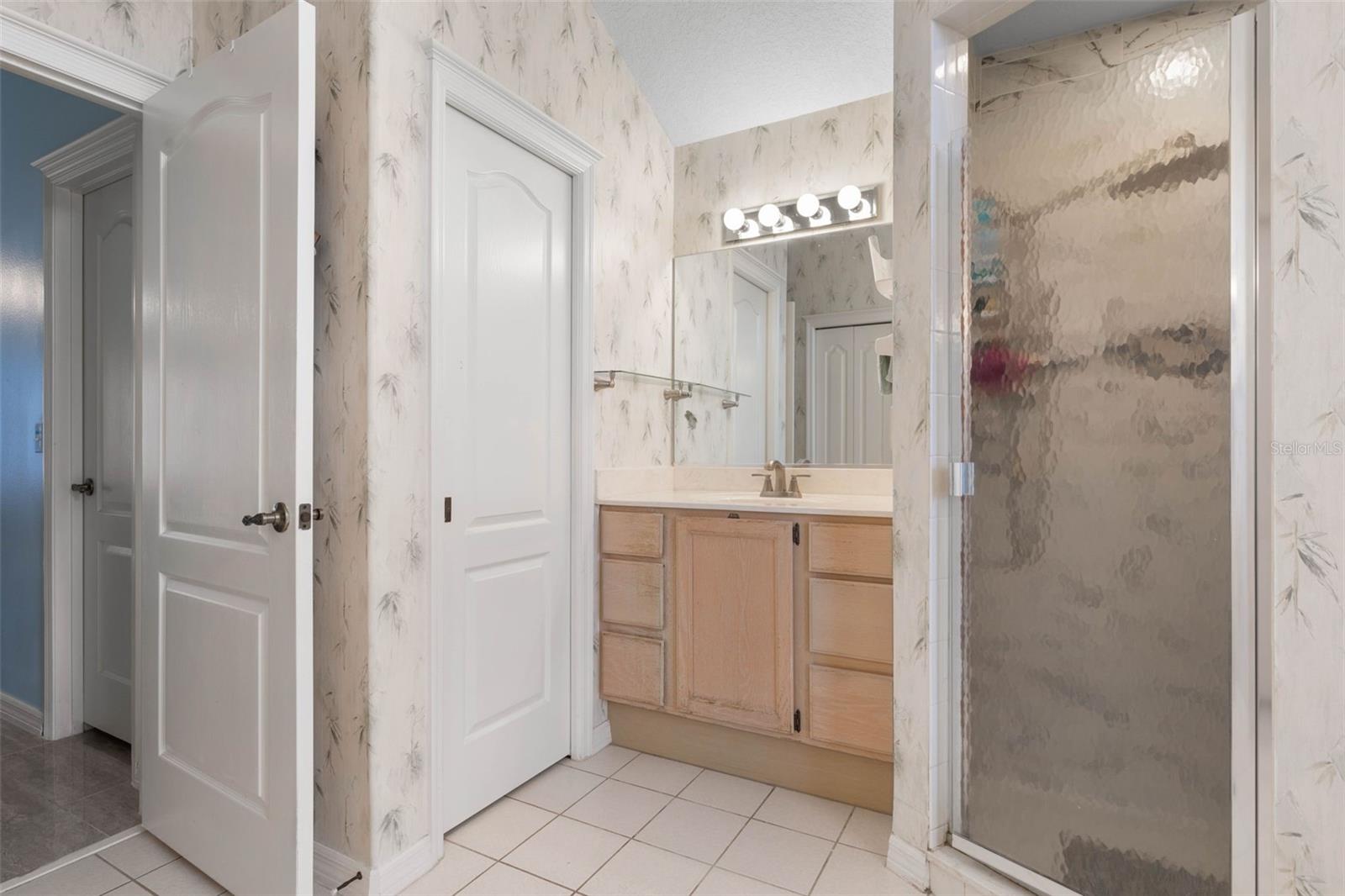 COUNTRY CLUB COVE - Residential