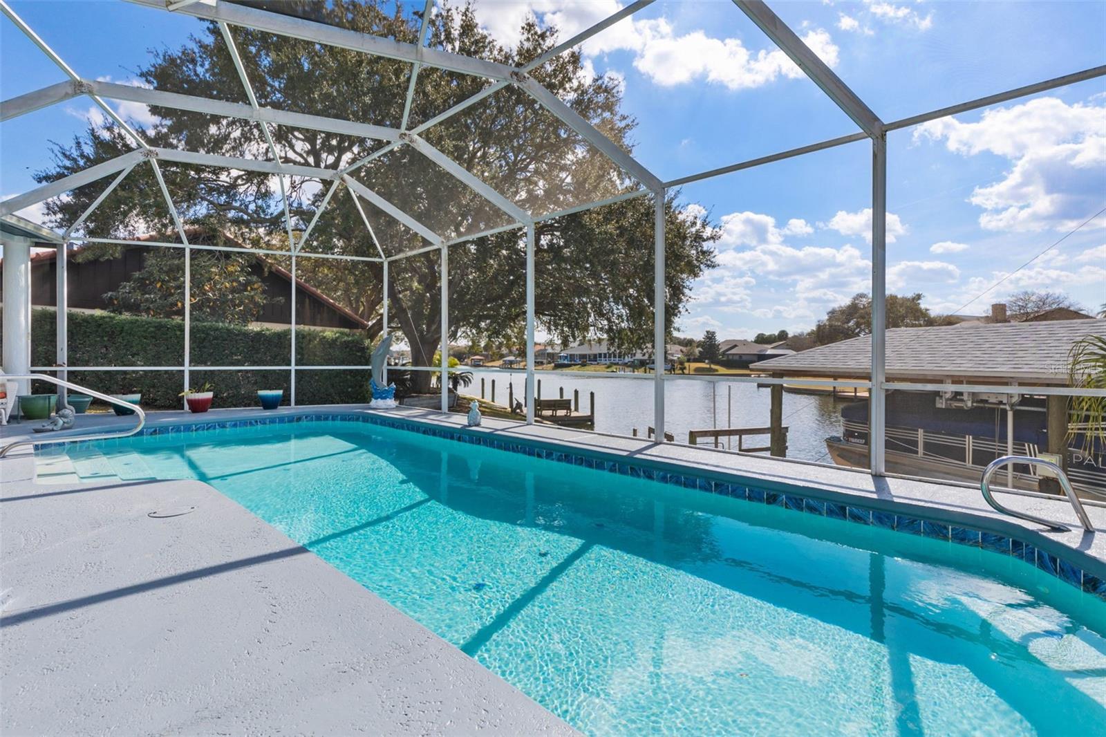 COUNTRY CLUB COVE - Residential