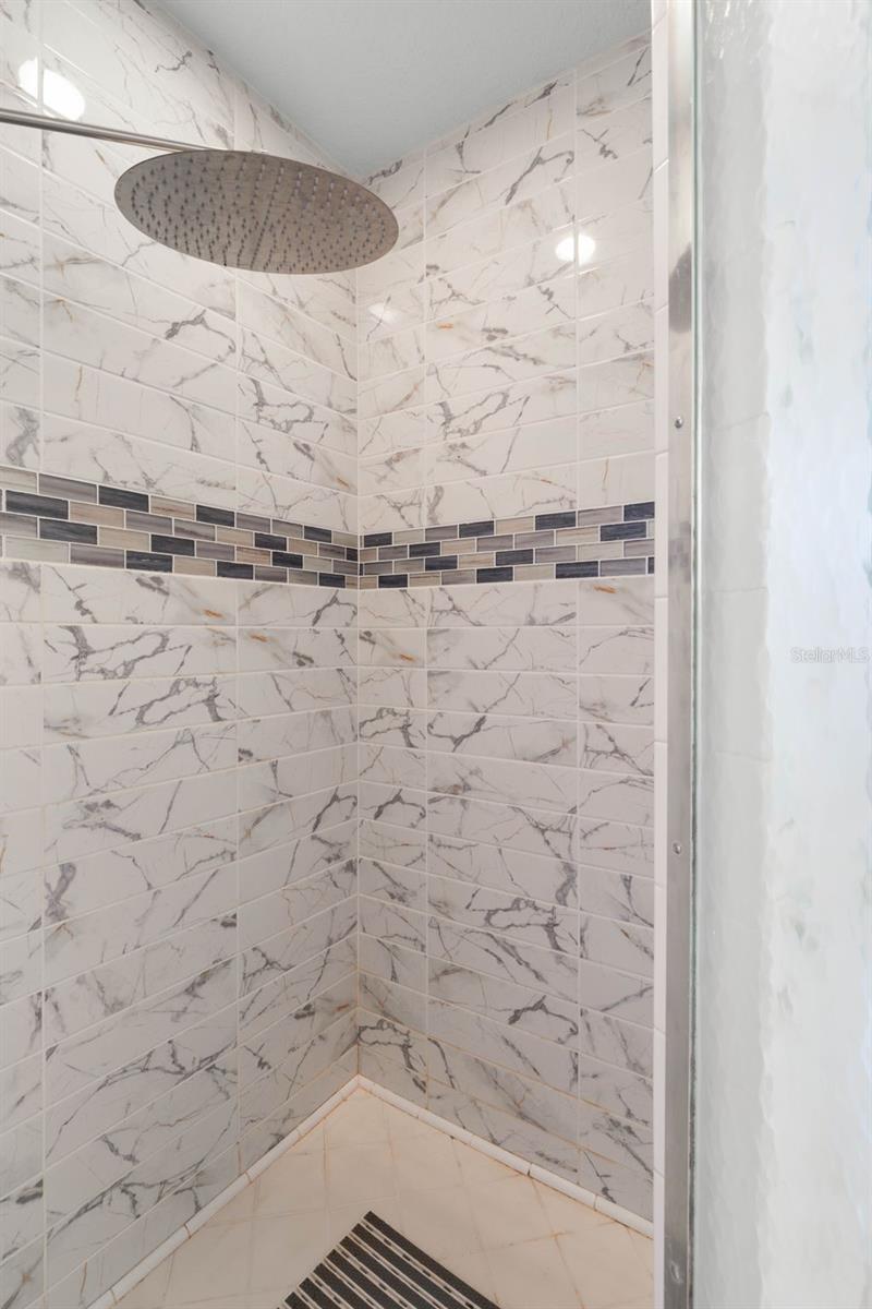 COUNTRY CLUB COVE - Residential