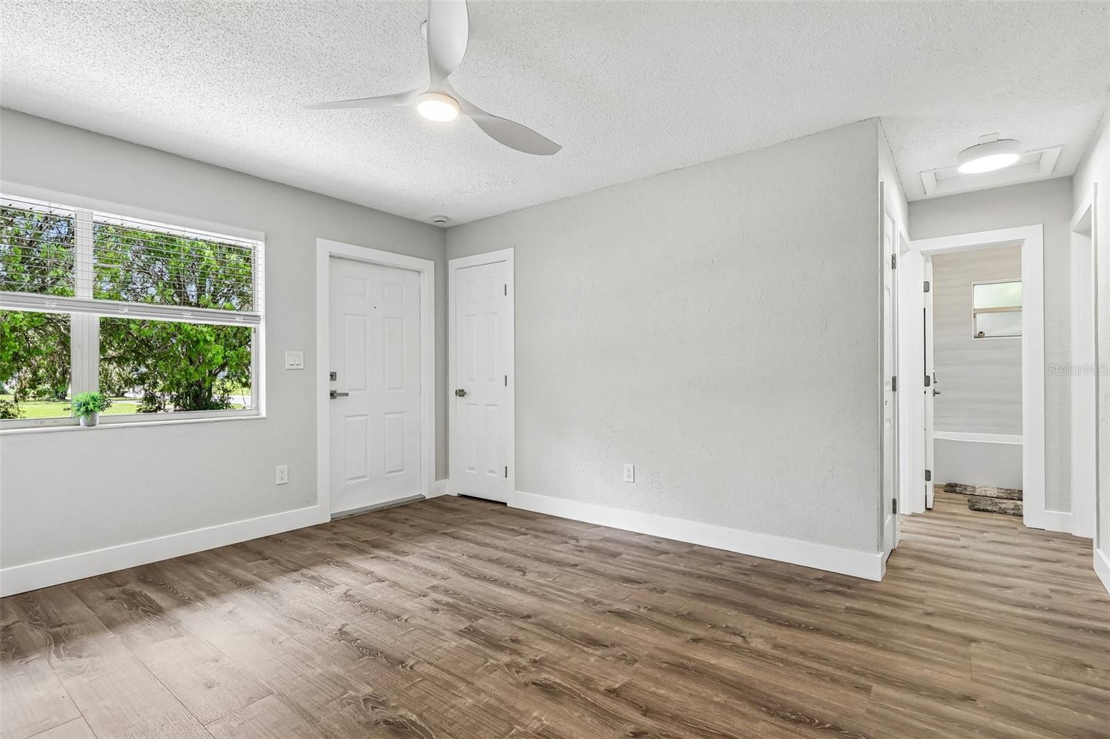 1062 BARCLAY DRIVE