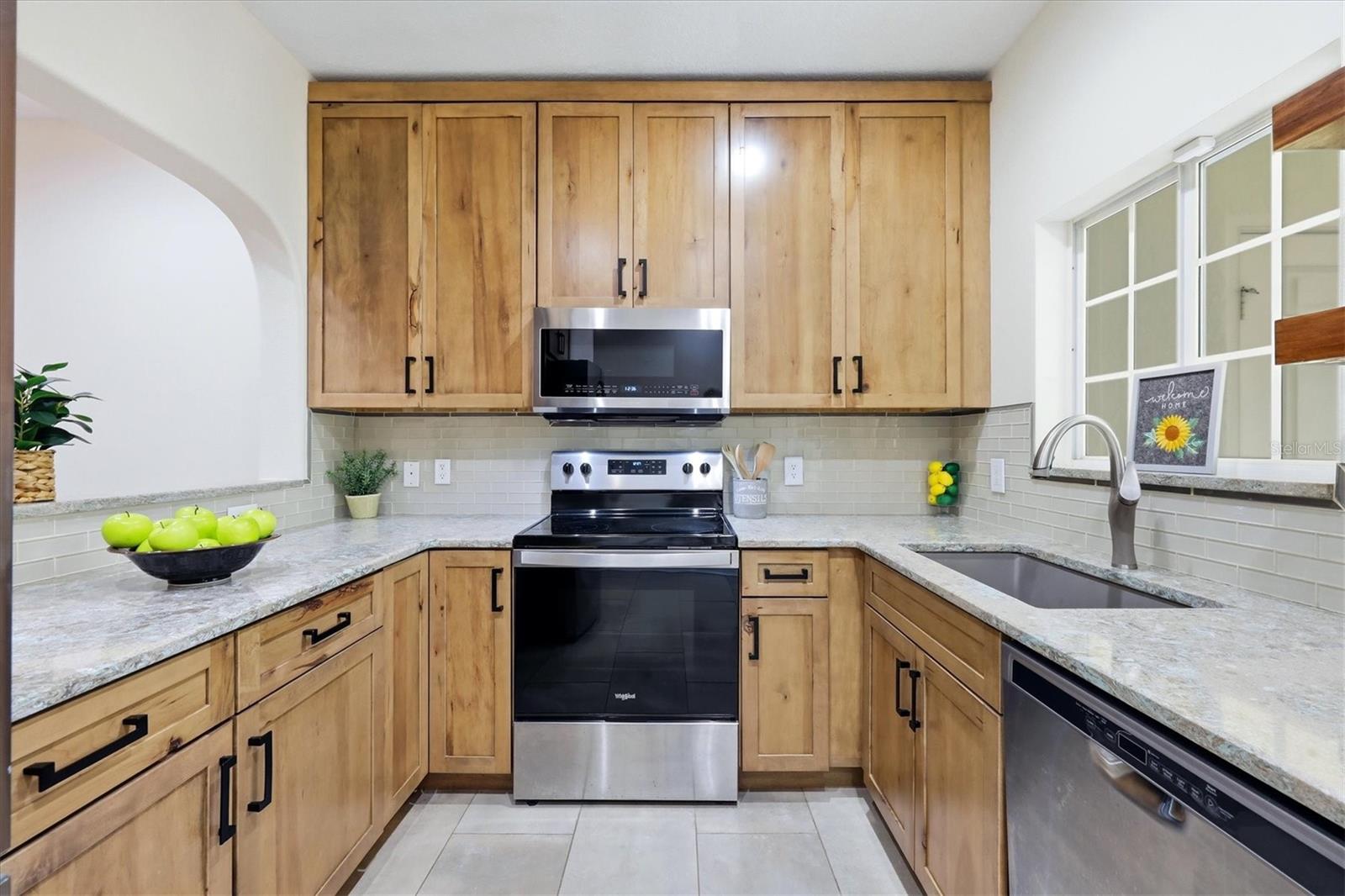 THE TWNHMS AT LIGHTHOUSE COVE III - Residential