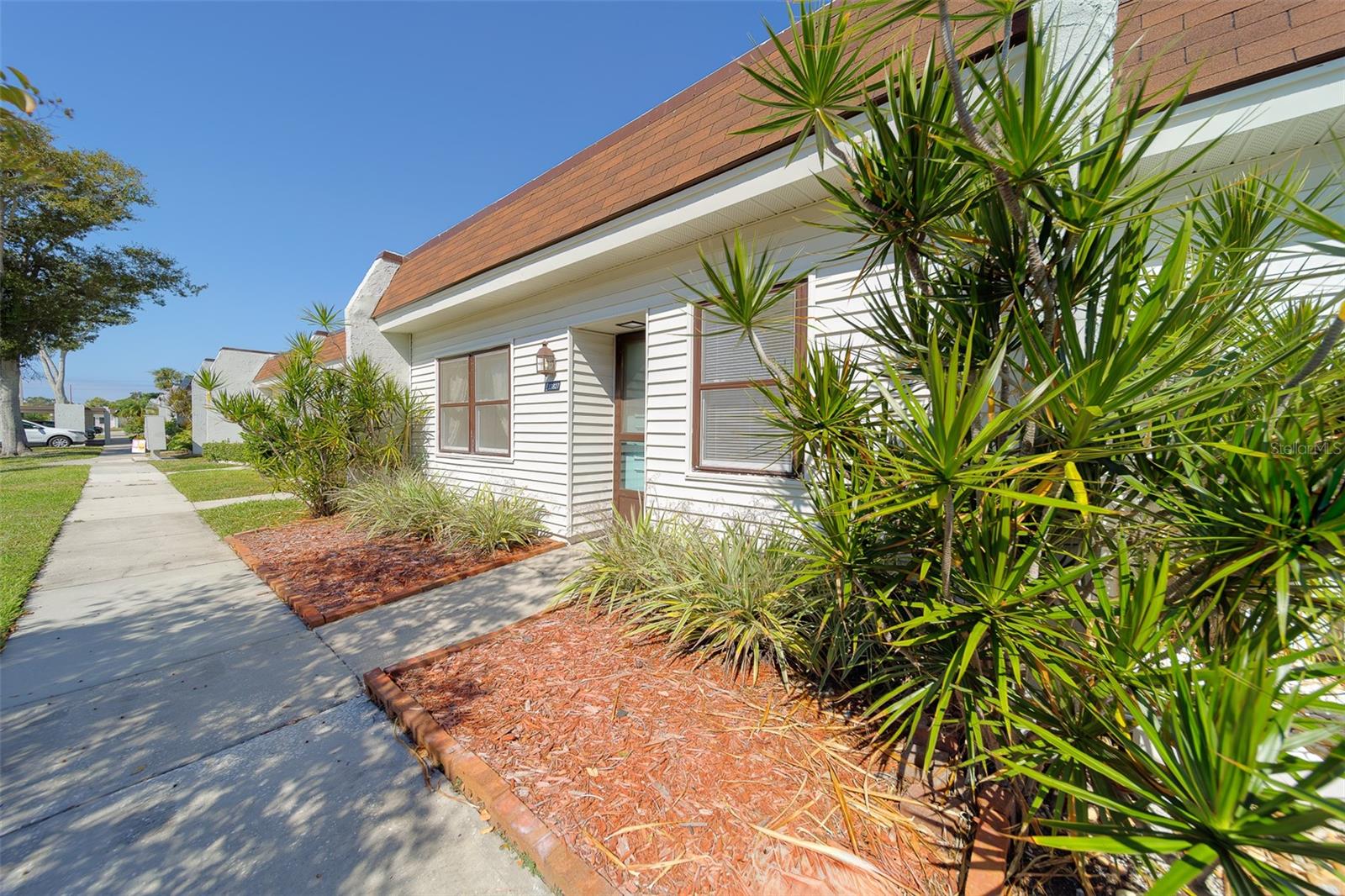 MISSION OAKS CONDO - Residential Lease