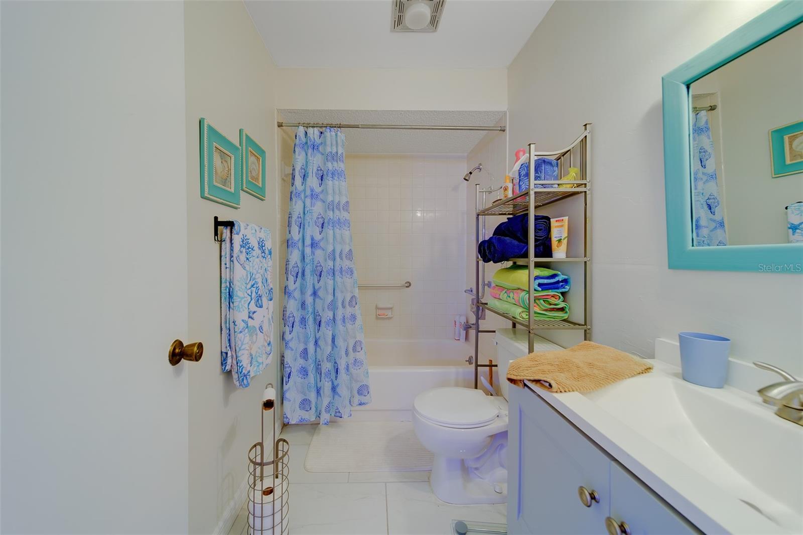 MISSION OAKS CONDO - Residential Lease