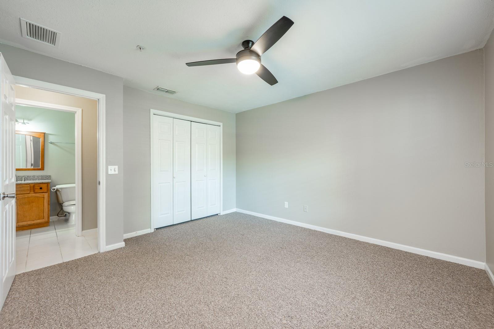 HUNTERS RESERVE A CONDO - Residential