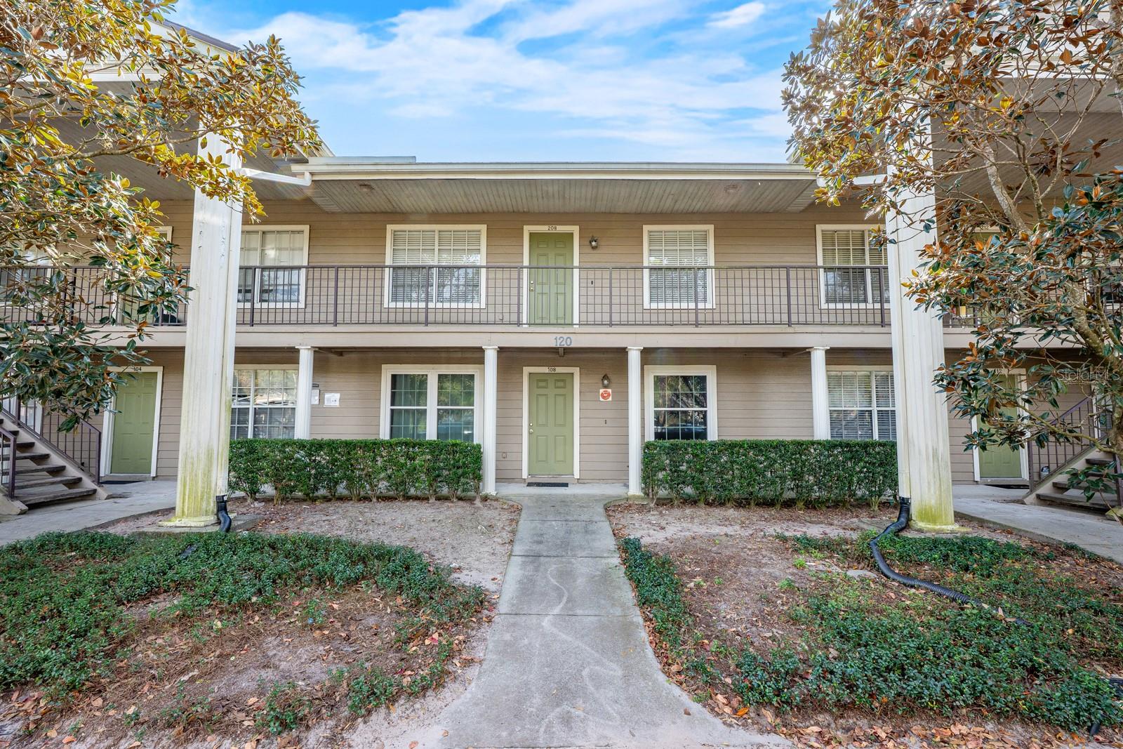 HUNTERS RESERVE A CONDO - Residential