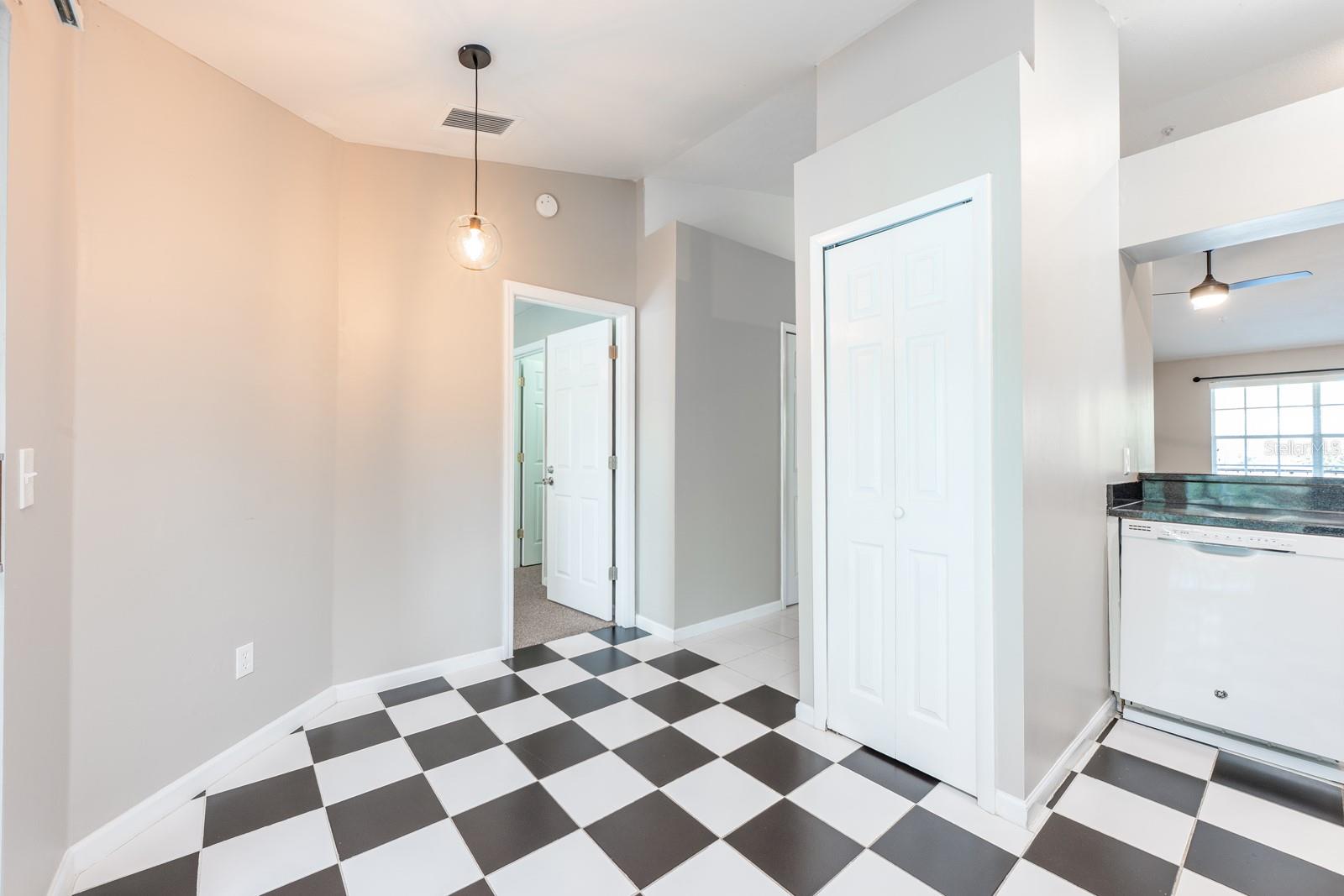 HUNTERS RESERVE A CONDO - Residential