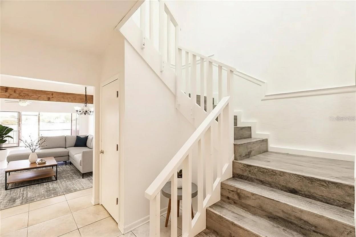 LAKE SUZY VILLAS - Residential