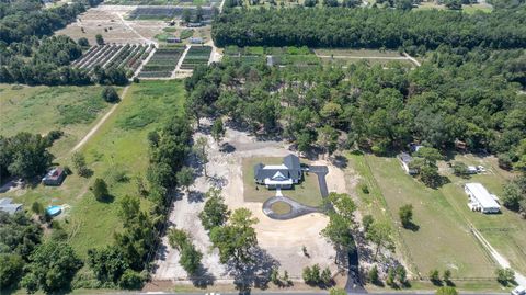 A home in DUNNELLON