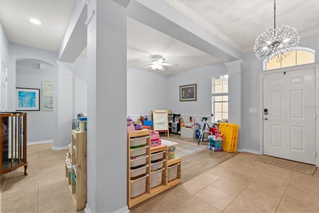 Photo of 2445 Pickford Circle, Apopka, FL 32703 (MLS # O6395842)